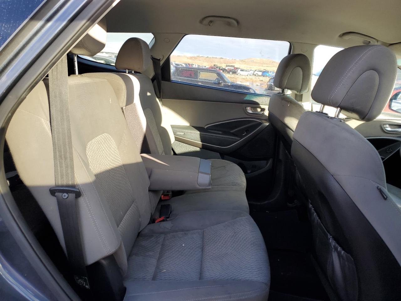 2017 Hyundai Santa Fe - Image 11