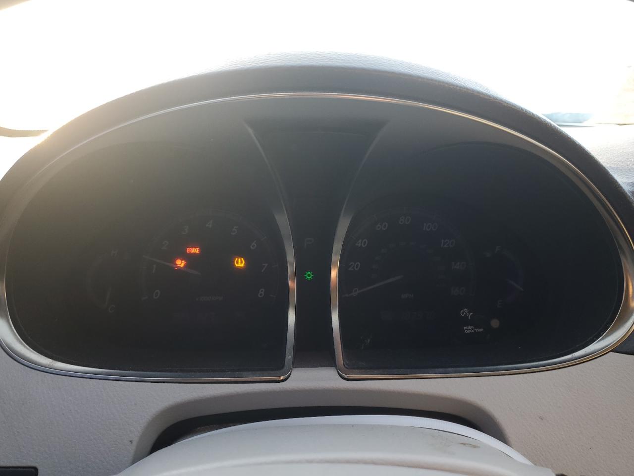 2012 Toyota Avalon - Image 9