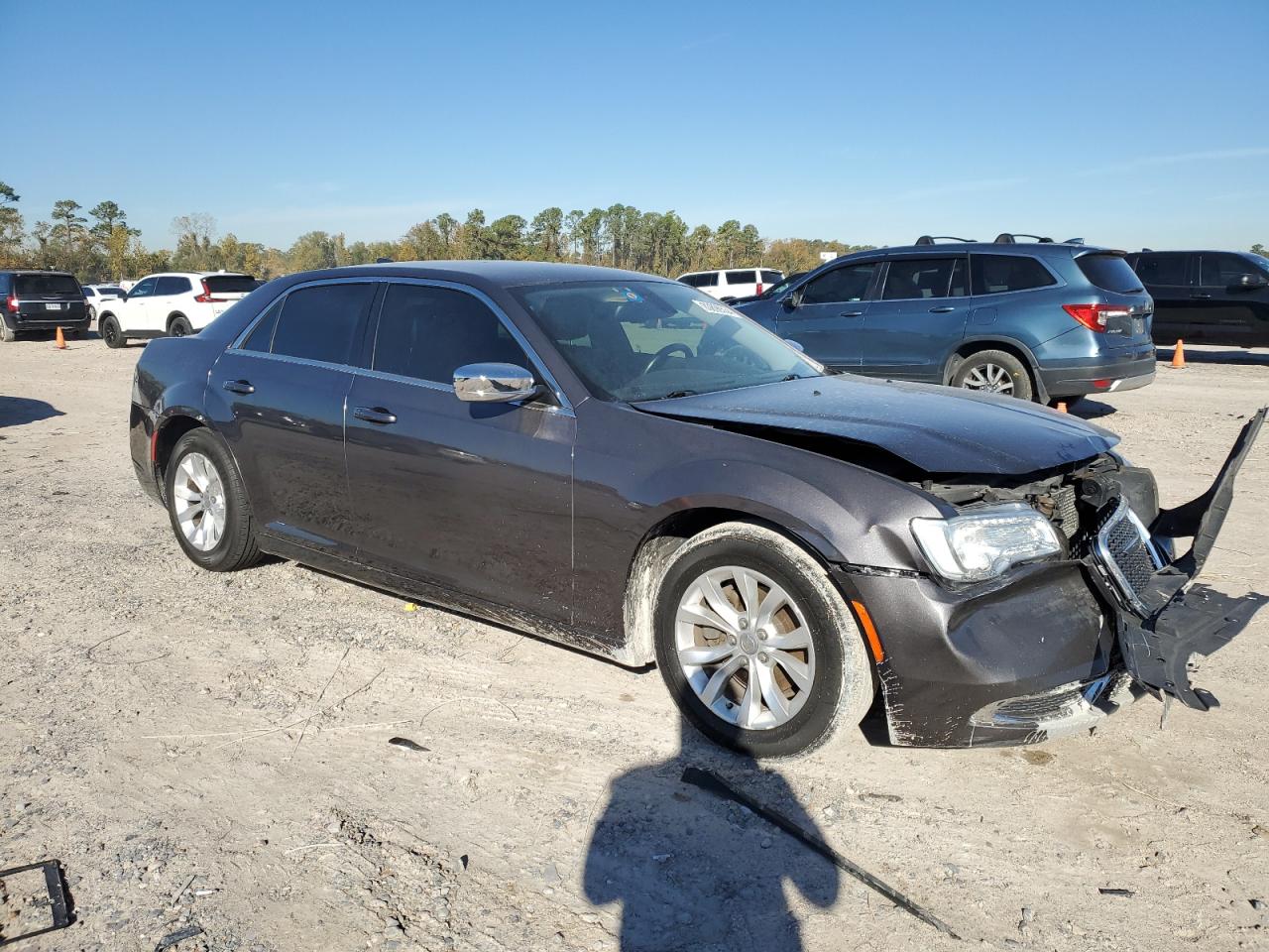 VIN 2C3CCAAG2FH931825 2015 CHRYSLER 300 no.4