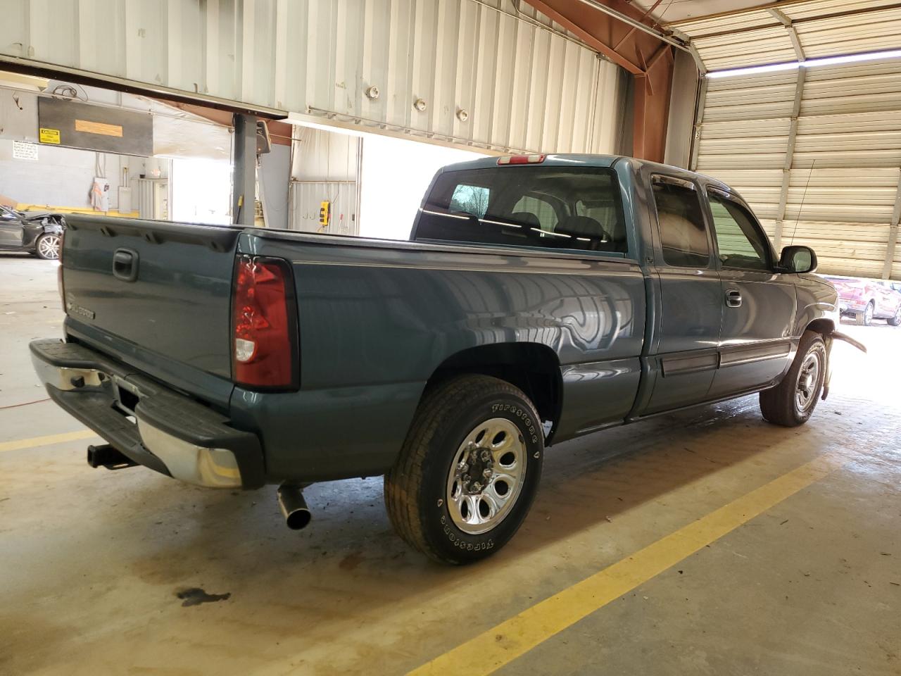 2007 Chevrolet Silverado - Image 3