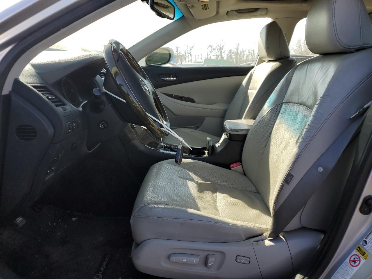 2011 Lexus ES - Image 7
