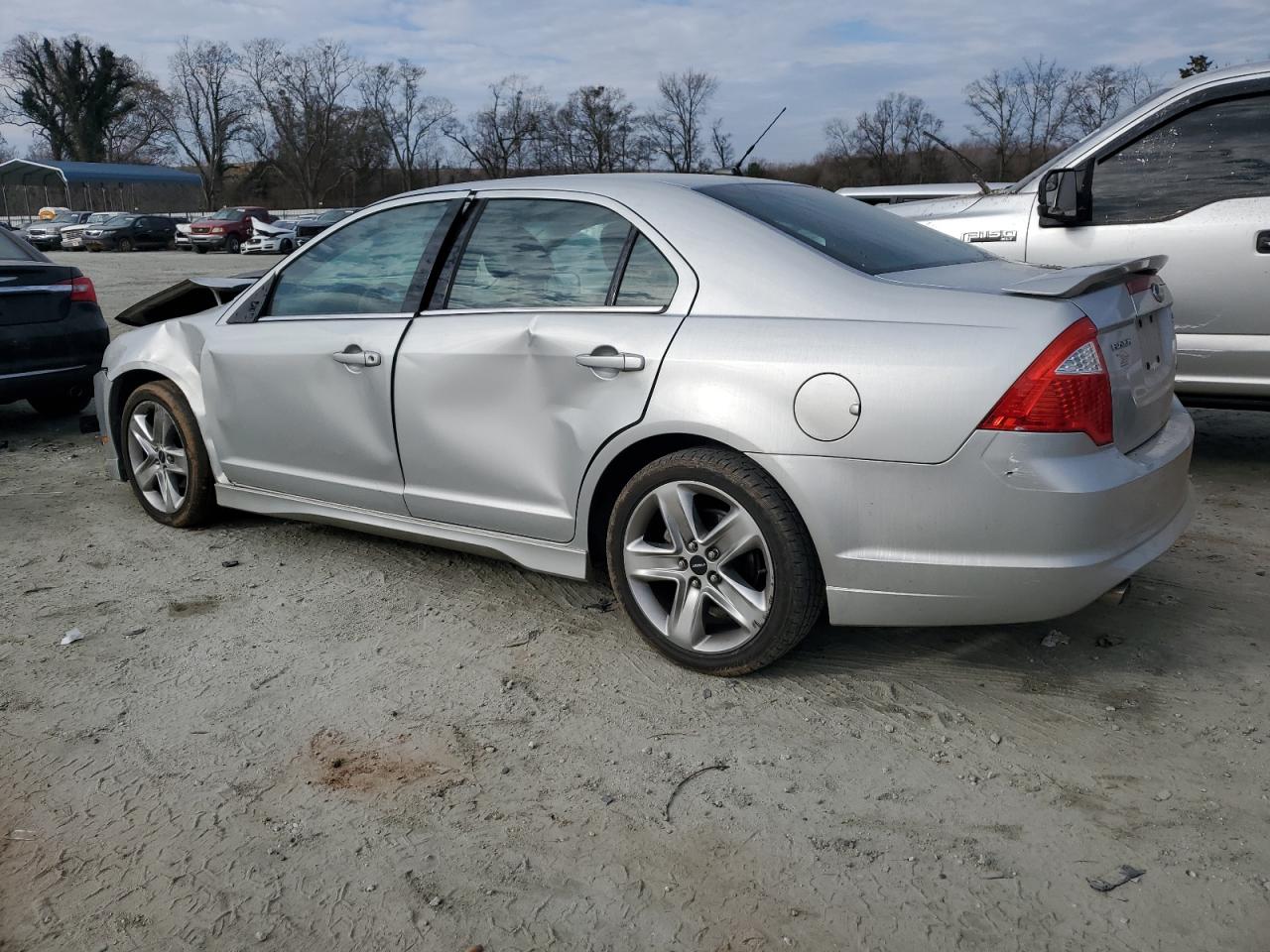 2010 Ford Fusion - Image 2