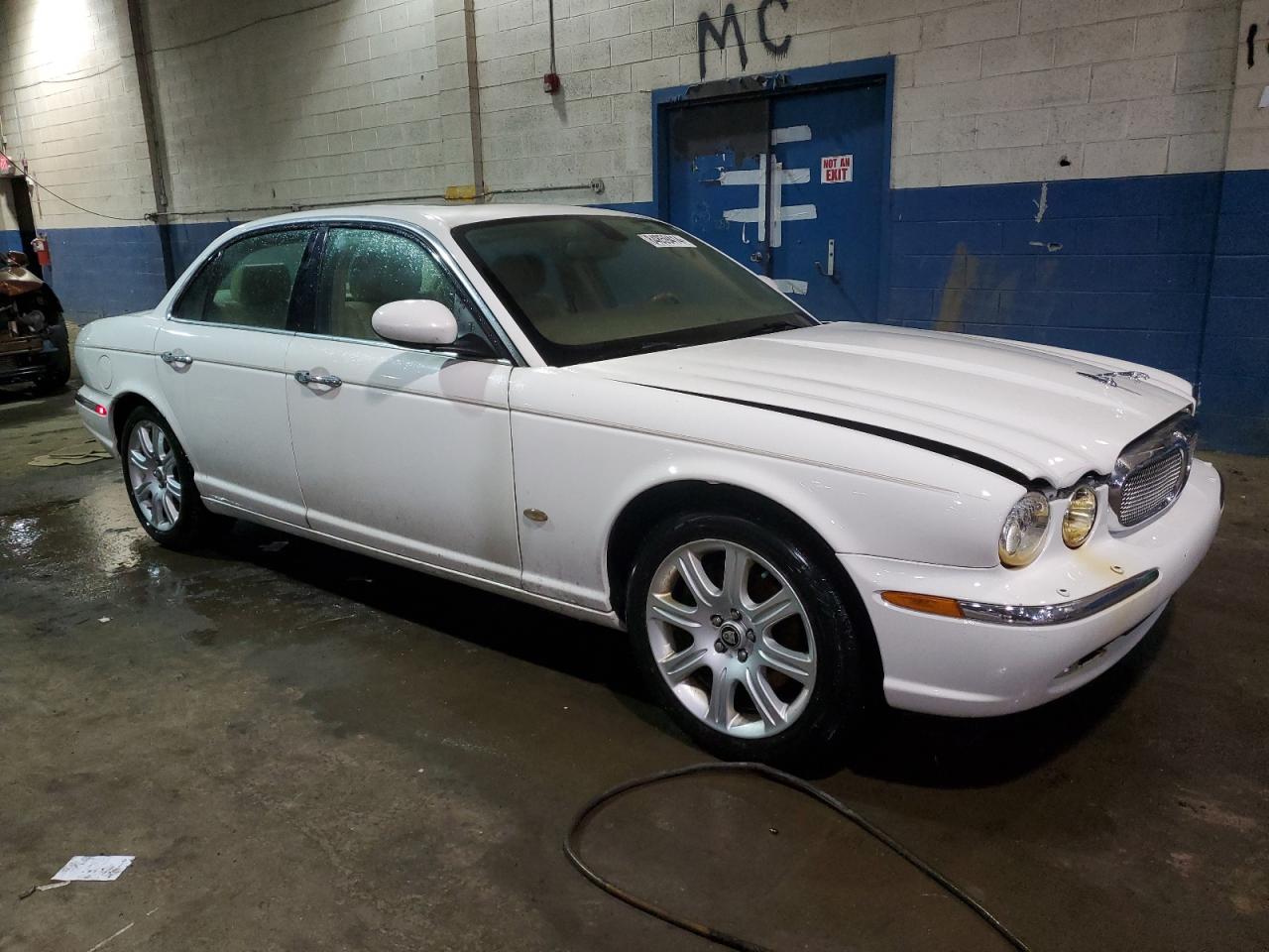 2006 Jaguar XJ - Image 4