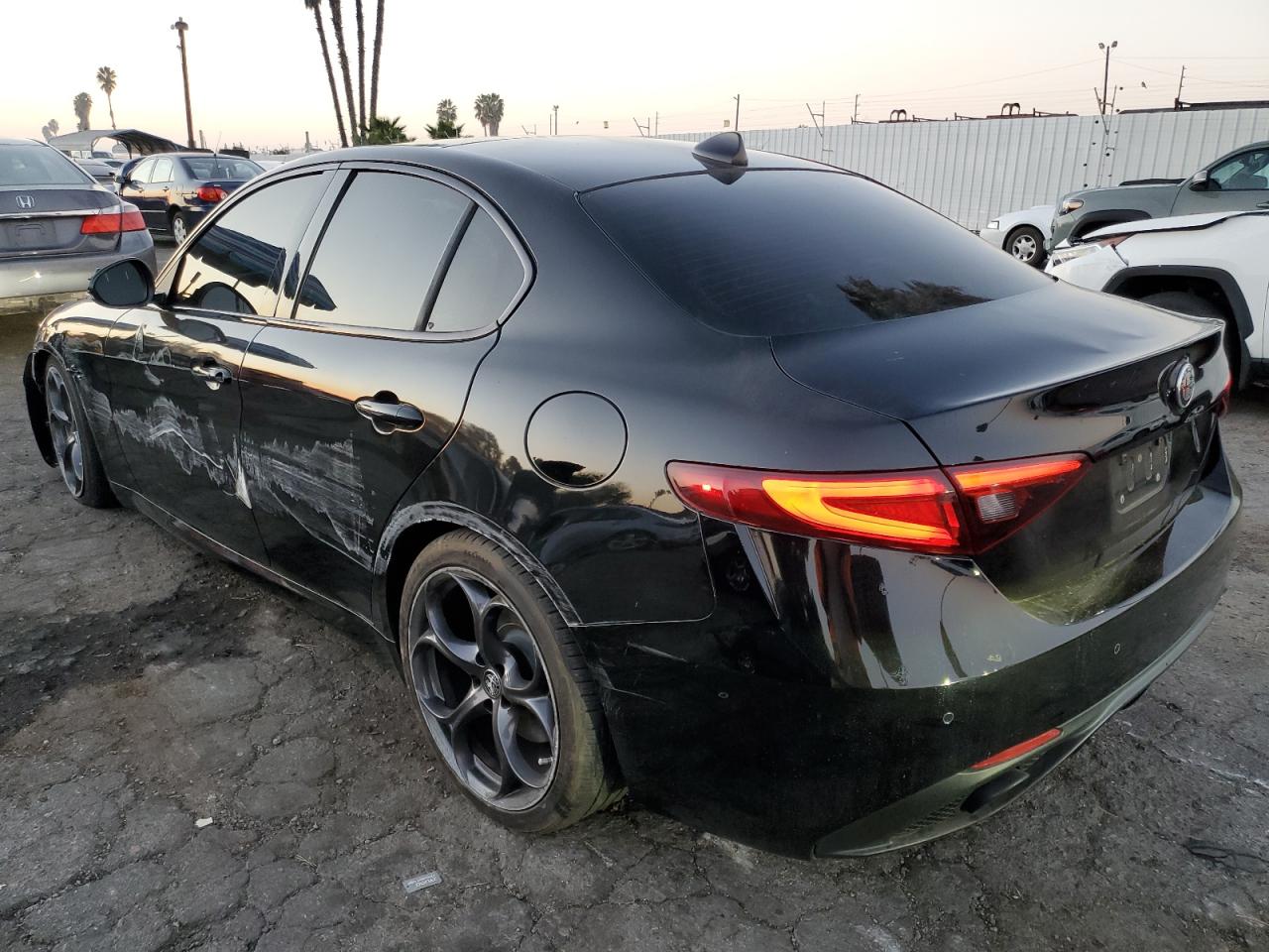 2019 Alfa Romeo Giulia - Image 2