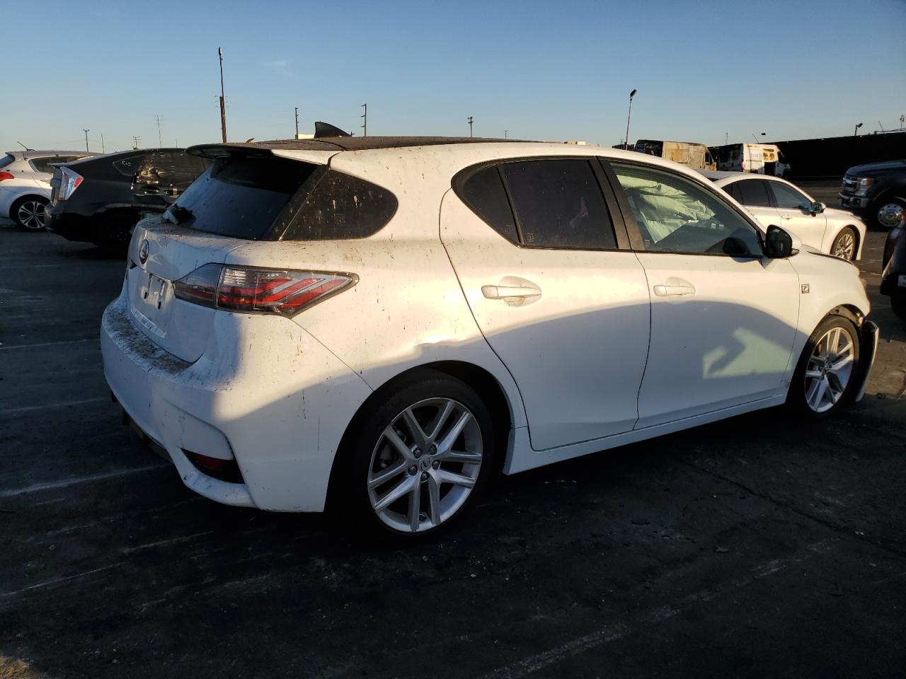 2015 Lexus CT - Image 3
