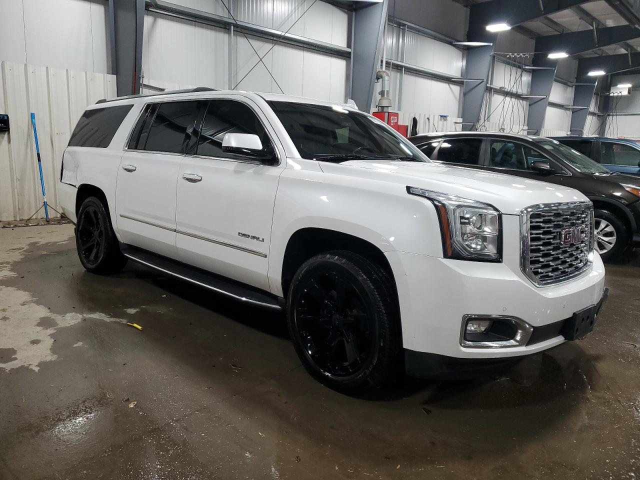 2018 GMC Yukon - Image 4