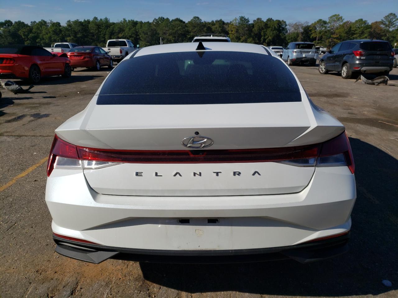 2021 Hyundai Elantra - Image 6