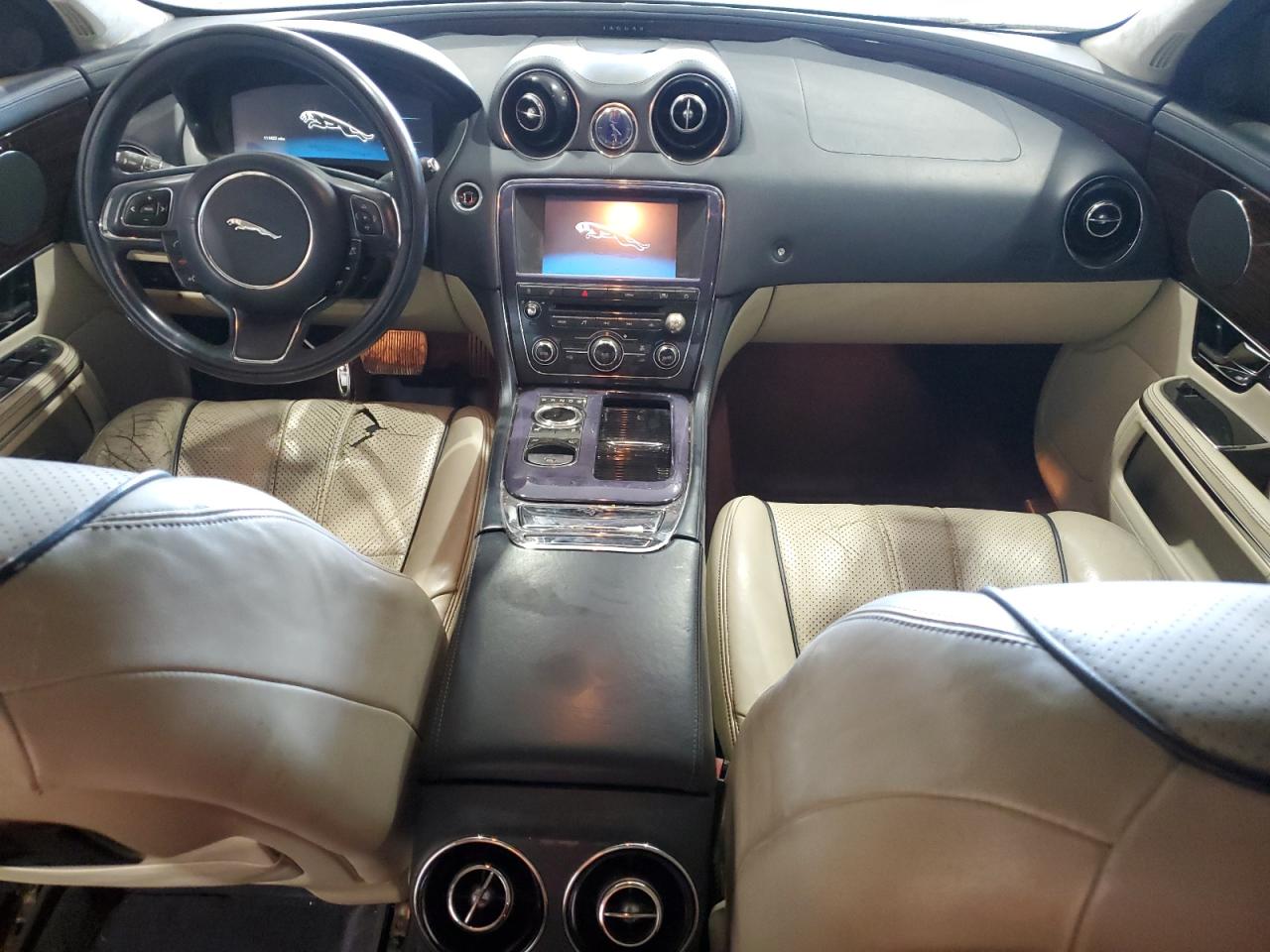 2011 Jaguar XJ - Image 8