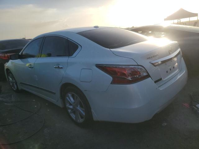 Sedans NISSAN ALTIMA 2015 Srebrny