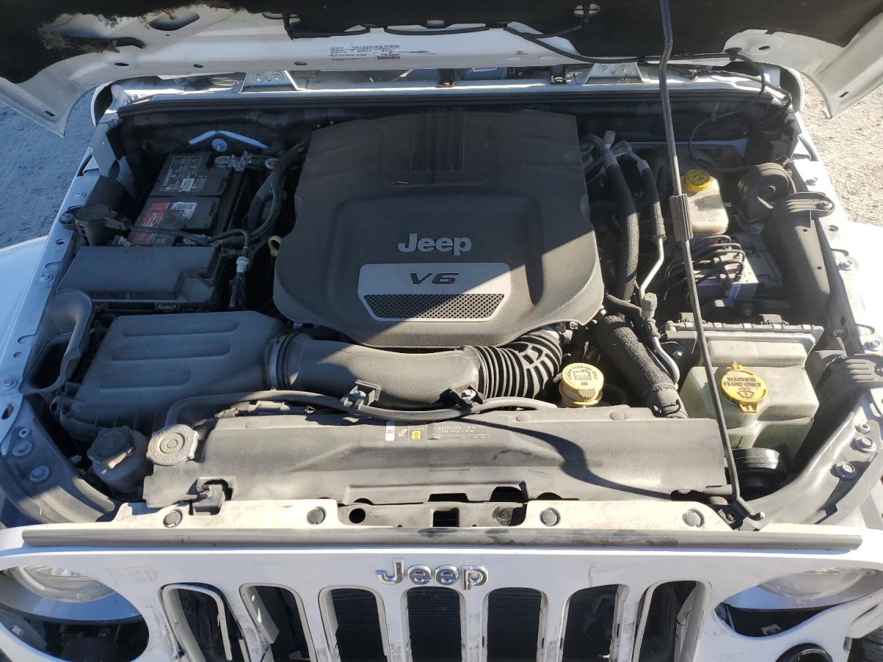 2017 Jeep Wrangler - Image 12