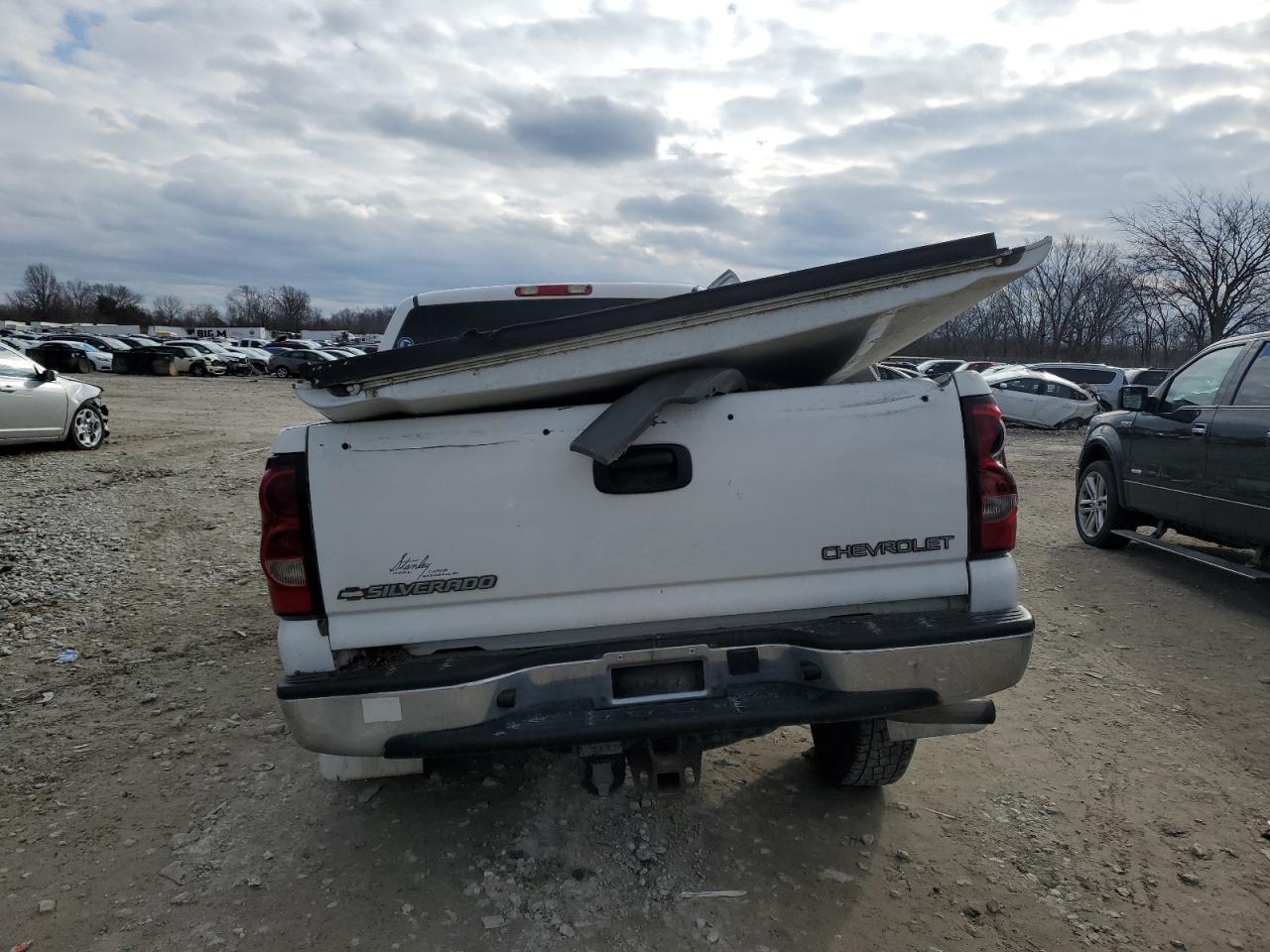 2004 Chevrolet Silverado - Image 6