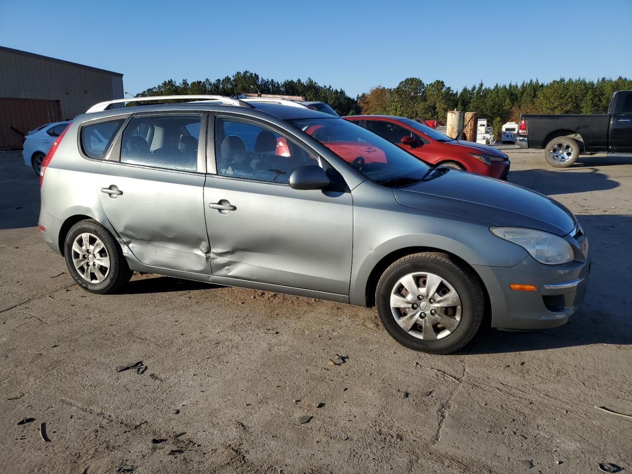 2011 Hyundai Elantra - Image 4