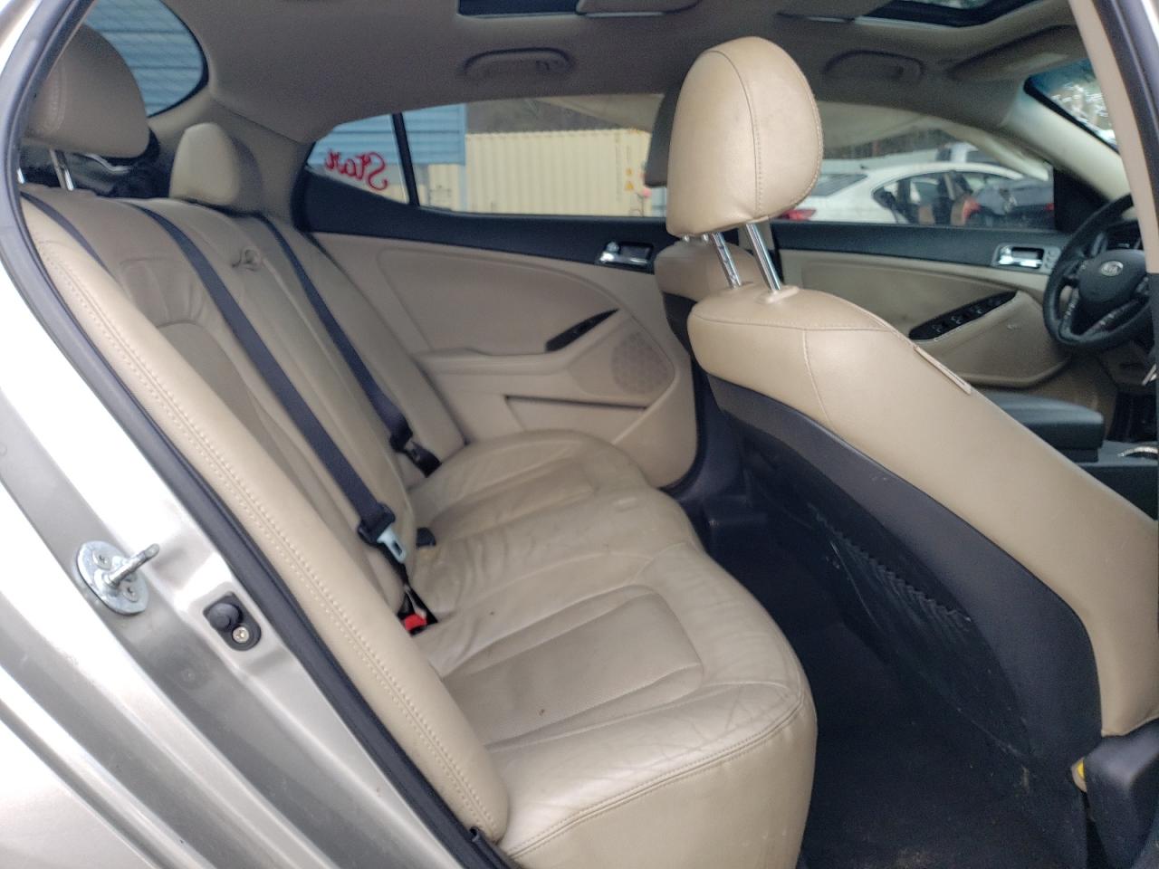 2011 Kia Optima - Image 10