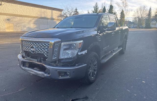  NISSAN TITAN 2017 Czarny