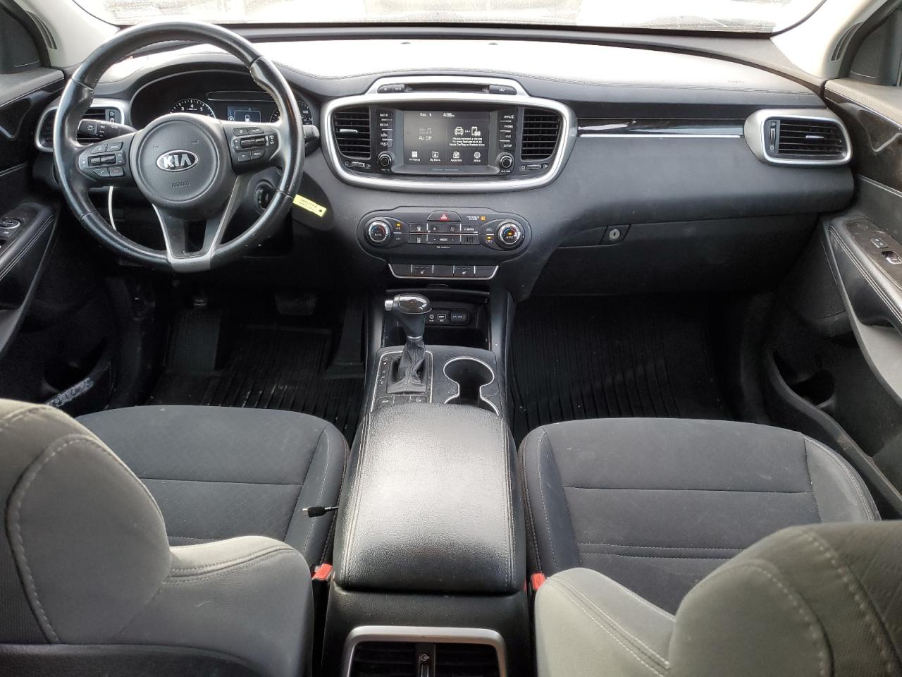 2017 Kia Sorento - Image 8