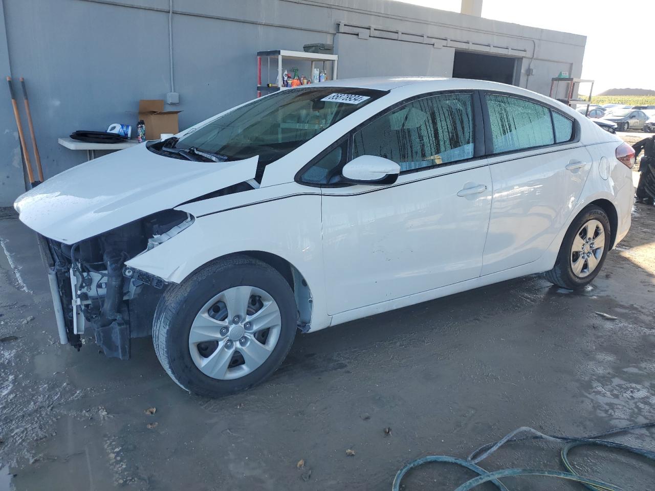 3KPFK4A75HE121634 2017 KIA FORTE - Image 1