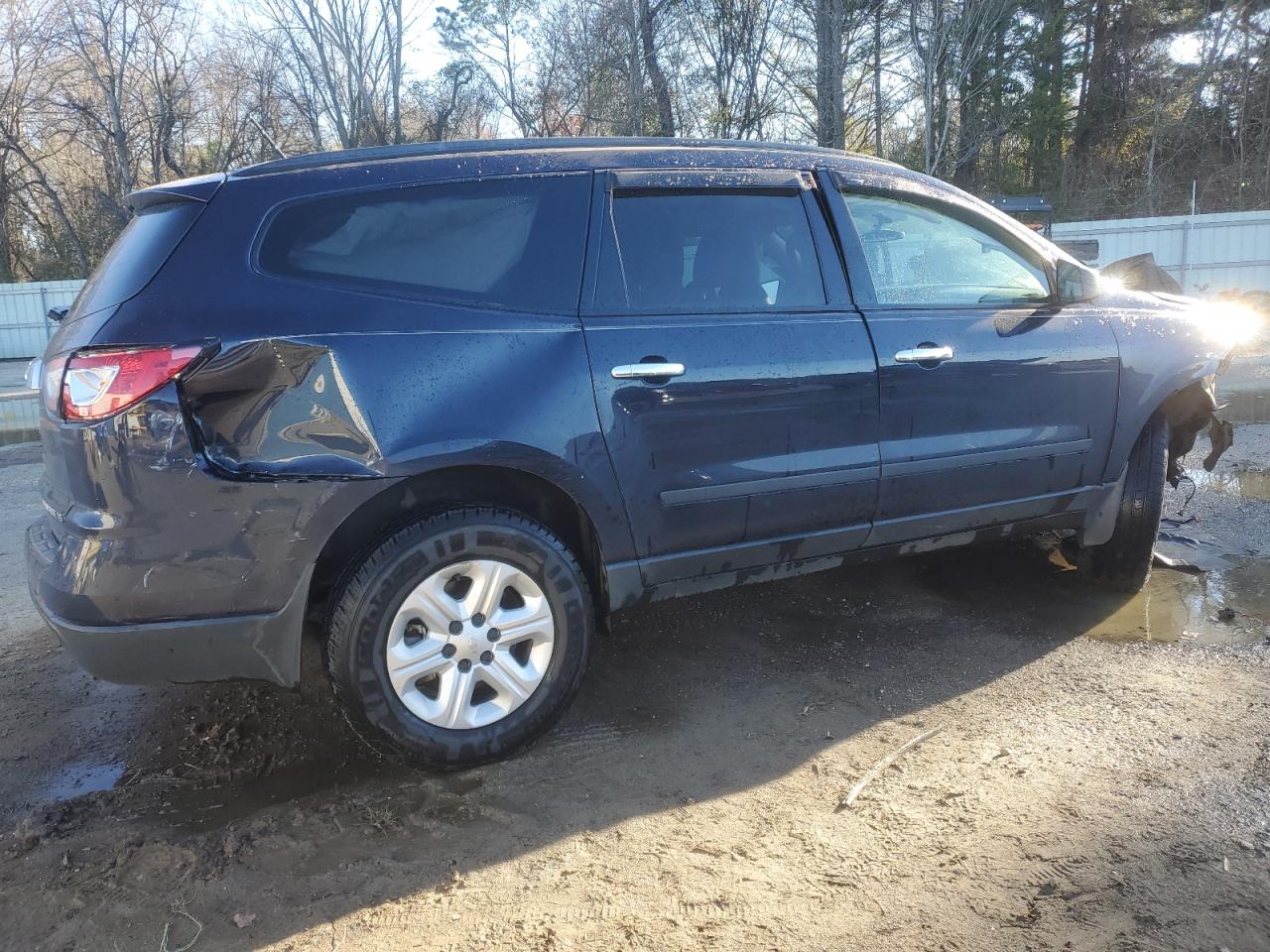 2015 Chevrolet Traverse - Image 3
