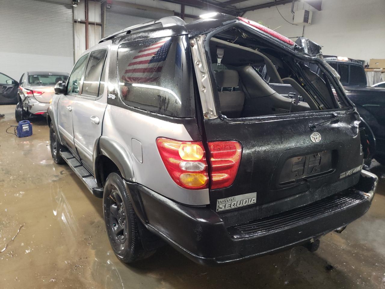 2002 Toyota Sequoia - Image 2