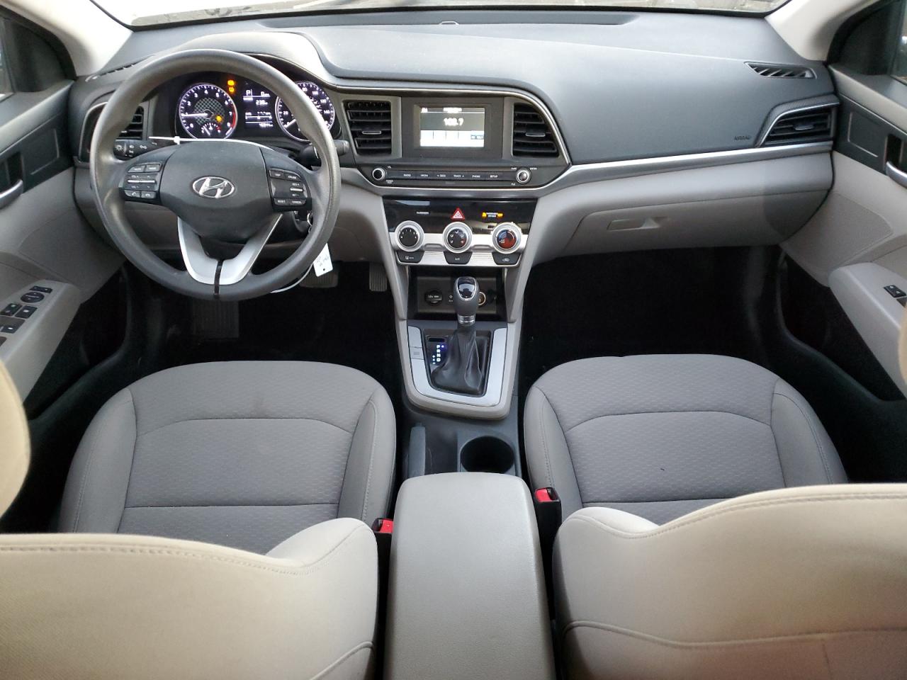 2019 Hyundai Elantra - Image 8