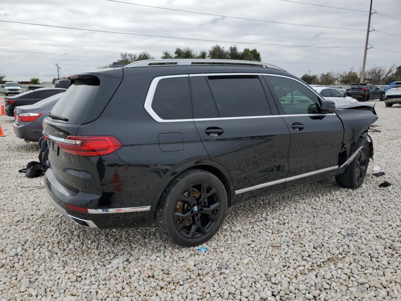 2021 BMW X7 - Image 3