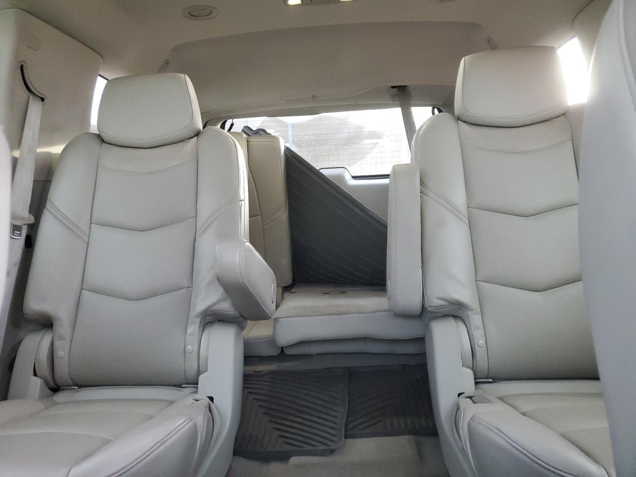 2016 Cadillac Escalade - Image 10