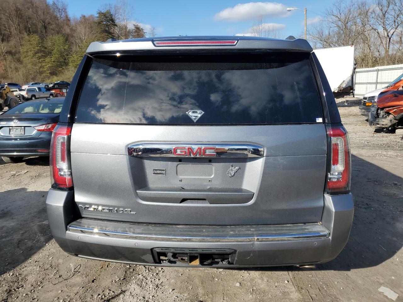 2018 GMC Yukon Xl Denali VIN: 1GKS2HKJ7JR336222 Lot: 82342104