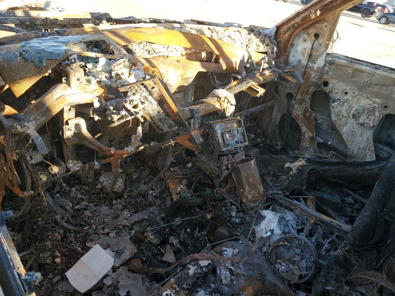 2017 Cadillac Escalade - Image 8