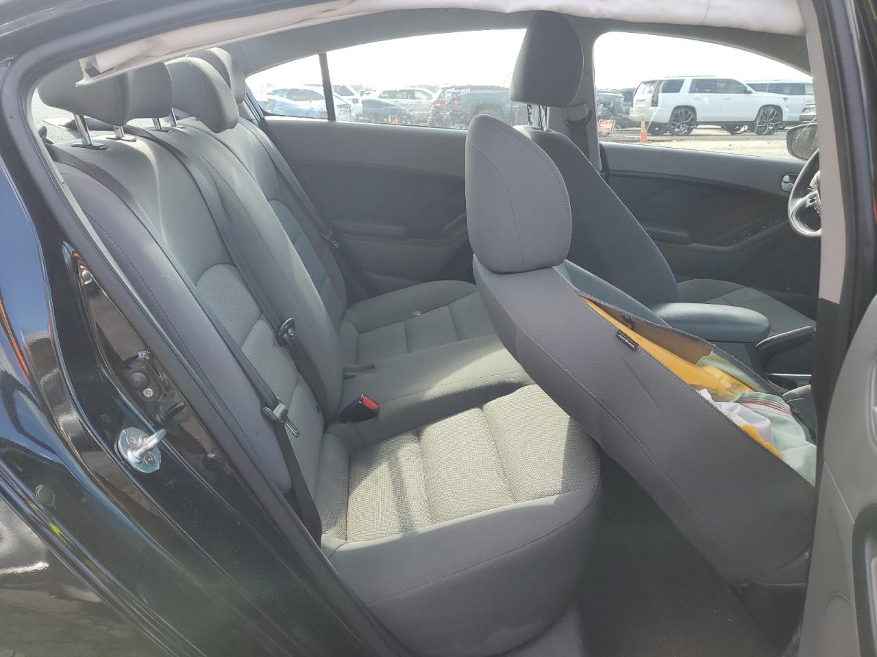 2017 Kia Forte Lx VIN: 3KPFK4A76HE115616 Lot: 83119054