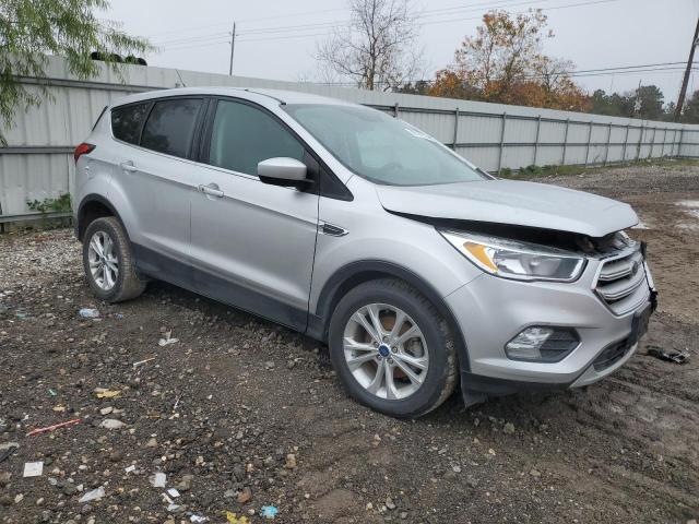  FORD ESCAPE 2019 Srebrny