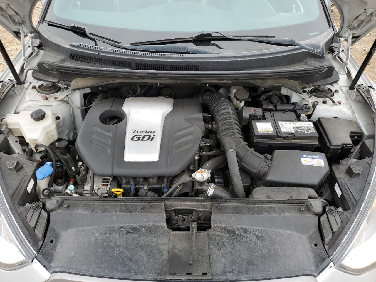 2016 Hyundai Veloster - Image 12