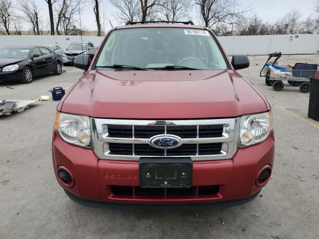 Паркетники FORD ESCAPE 2012 Красный