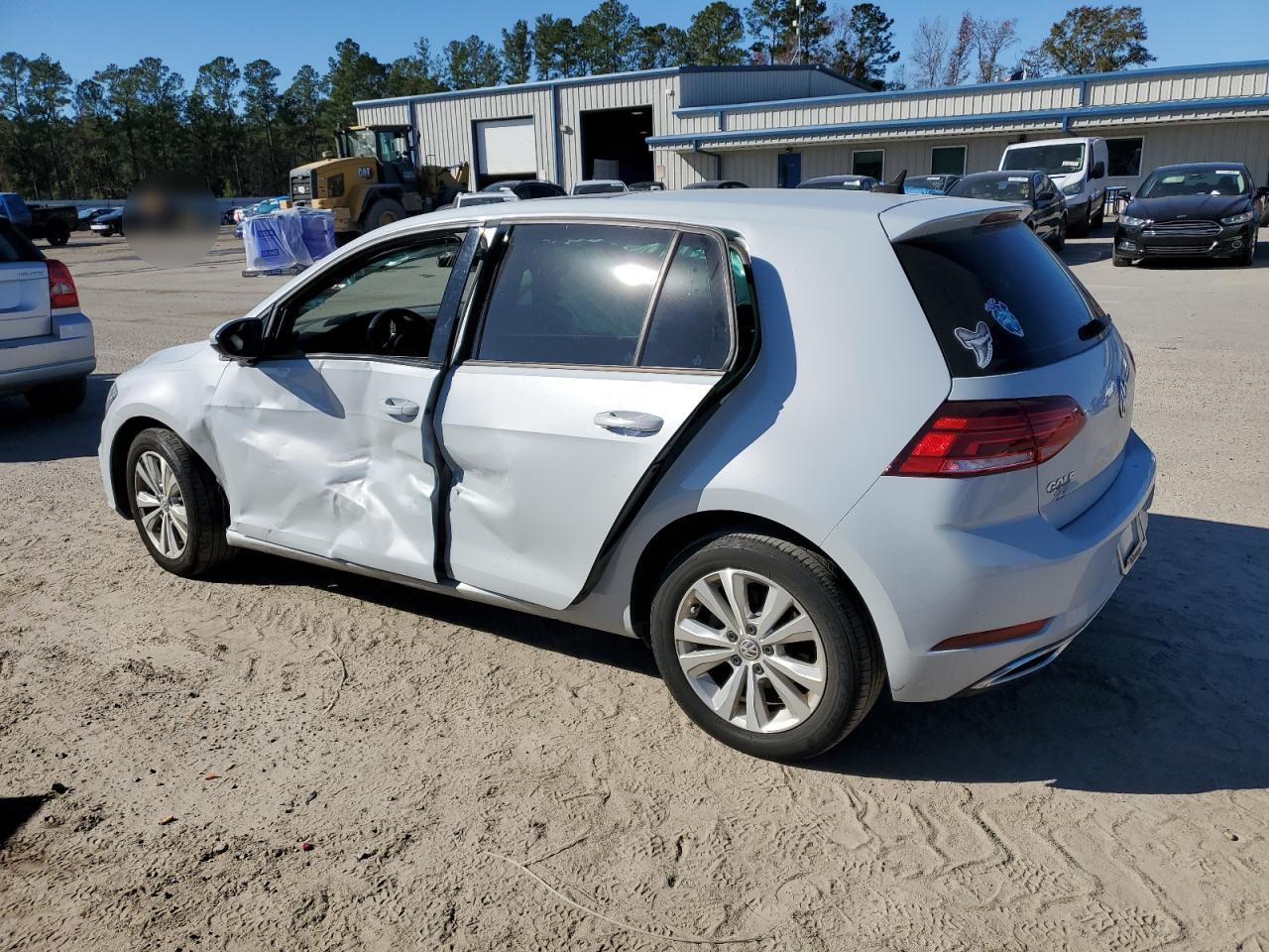 2020 Volkswagen Golf - Image 2