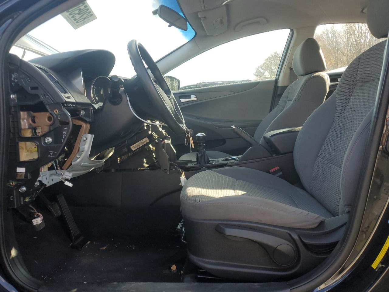 2011 Hyundai Sonata - Image 7