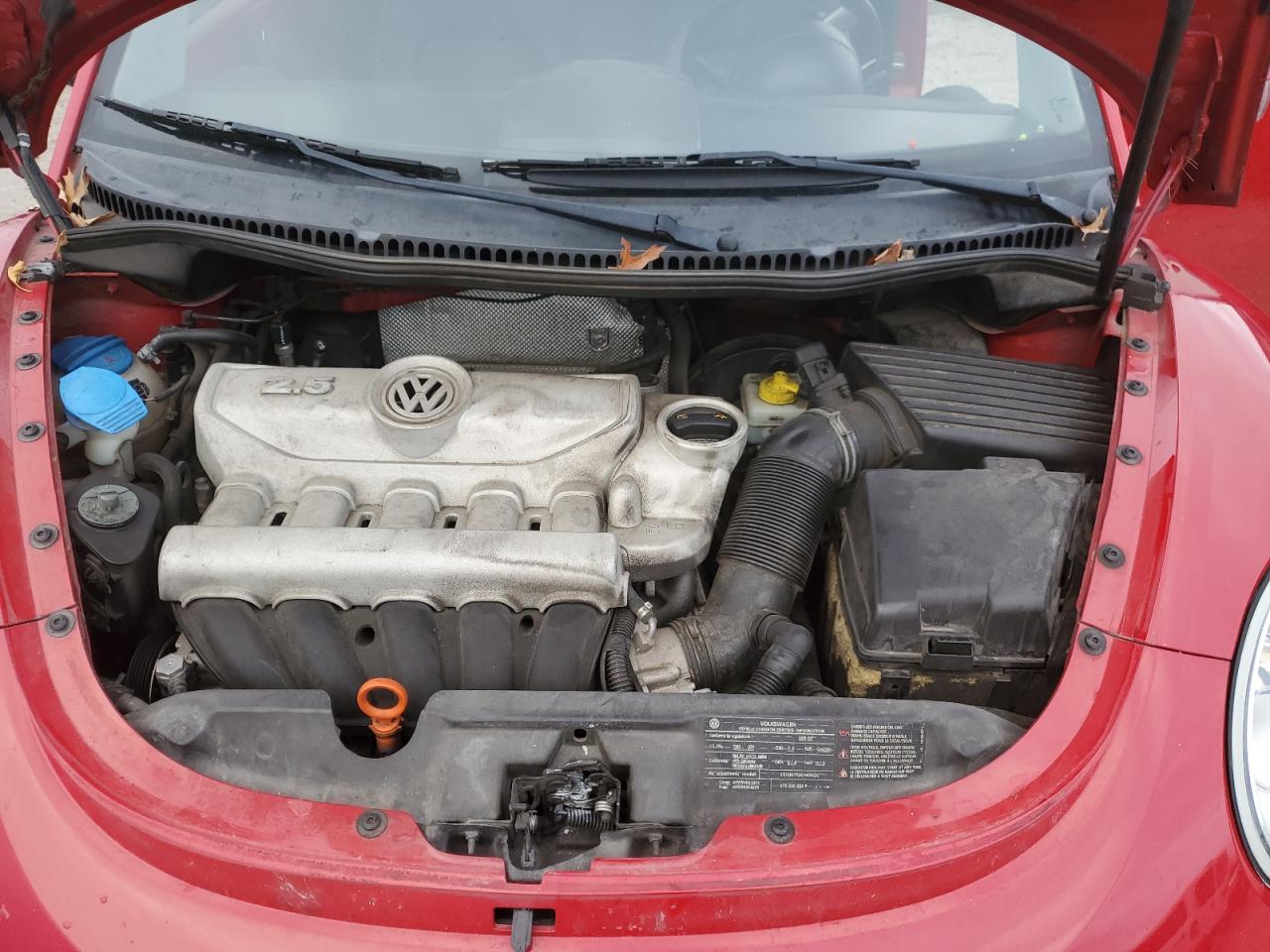 2010 Volkswagen Beetle - Image 11