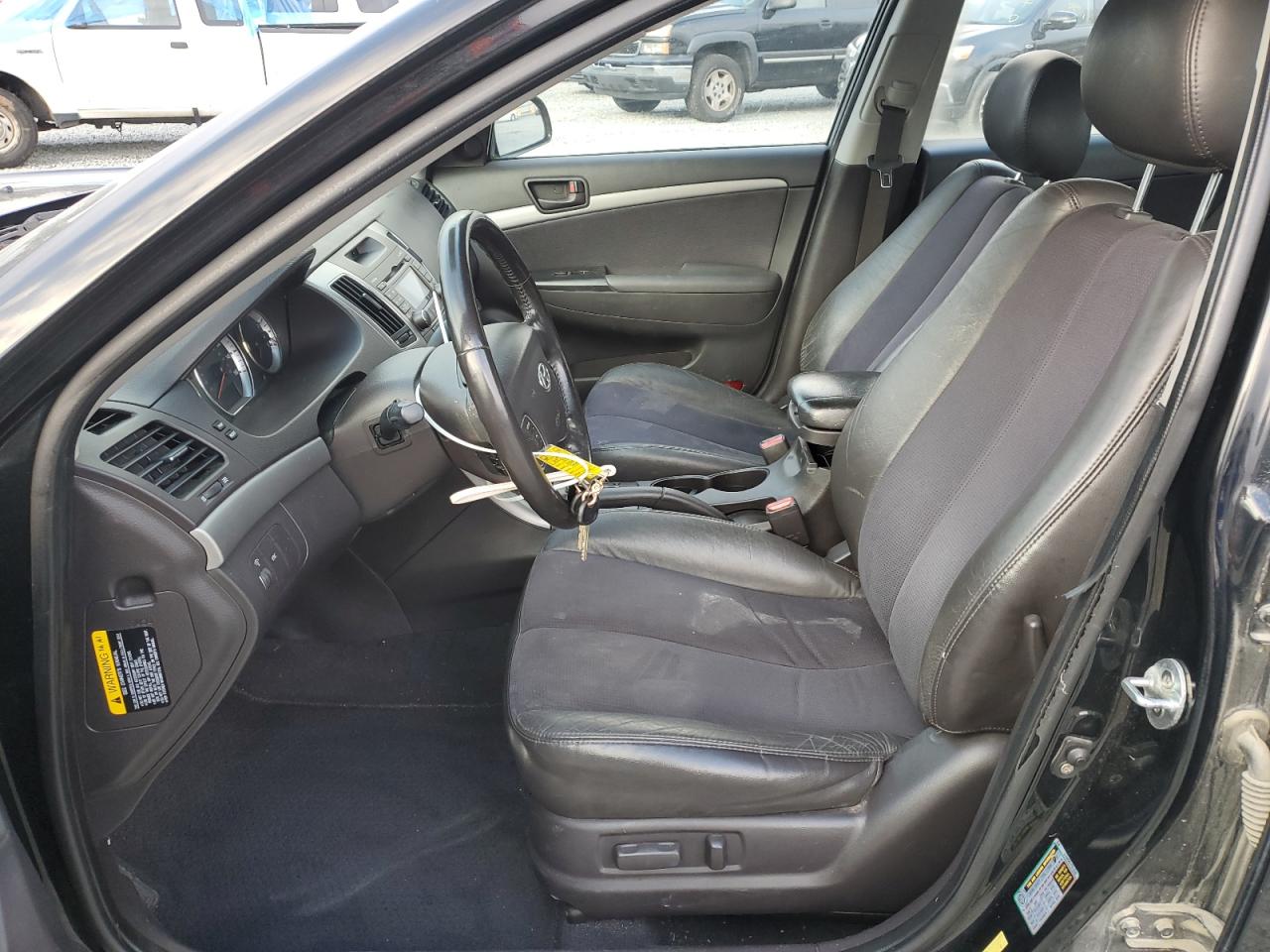 2009 Hyundai Sonata - Image 7