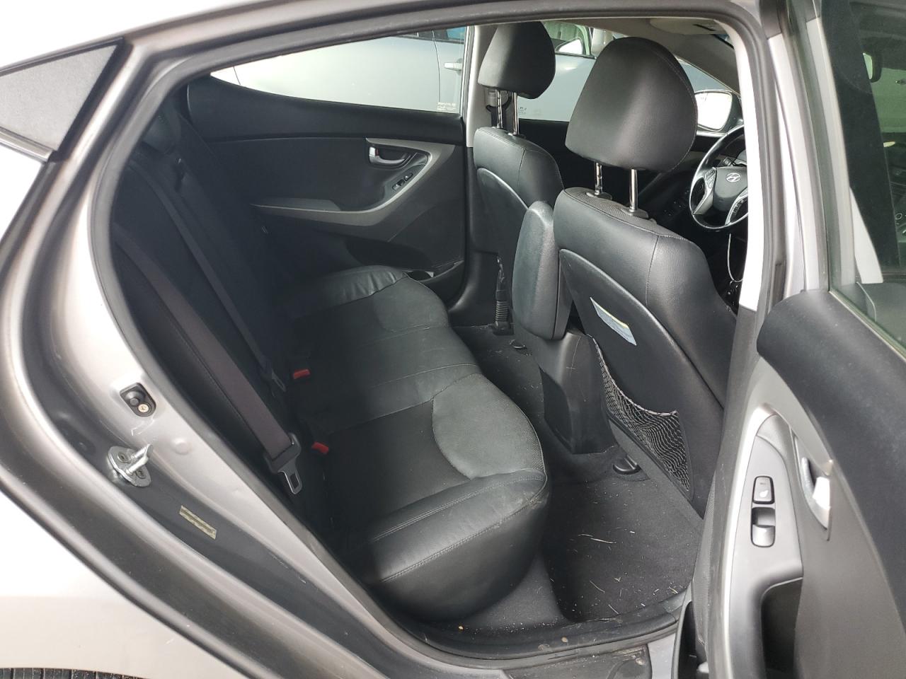 2015 Hyundai Elantra - Image 10