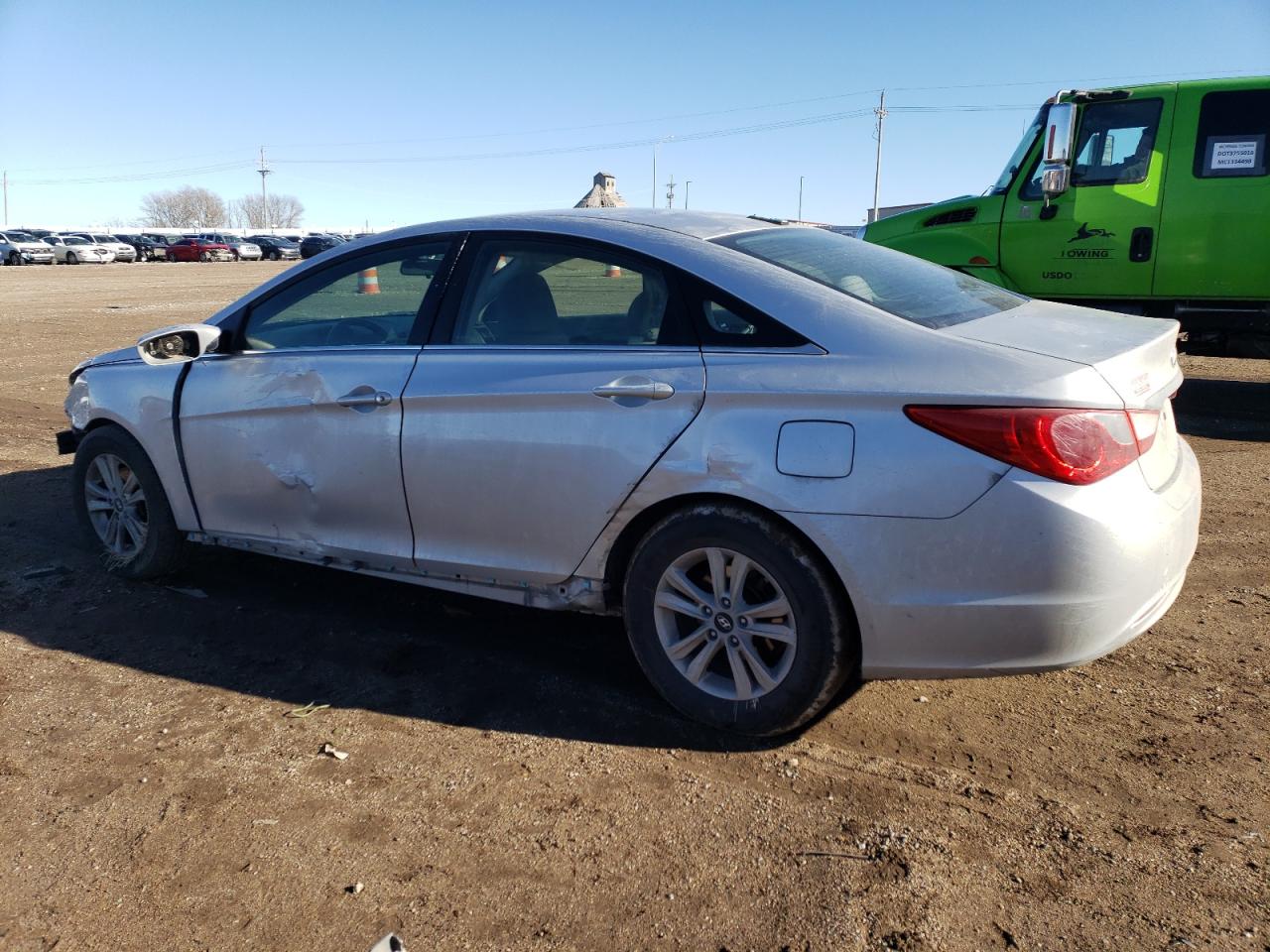 2011 Hyundai Sonata - Image 2