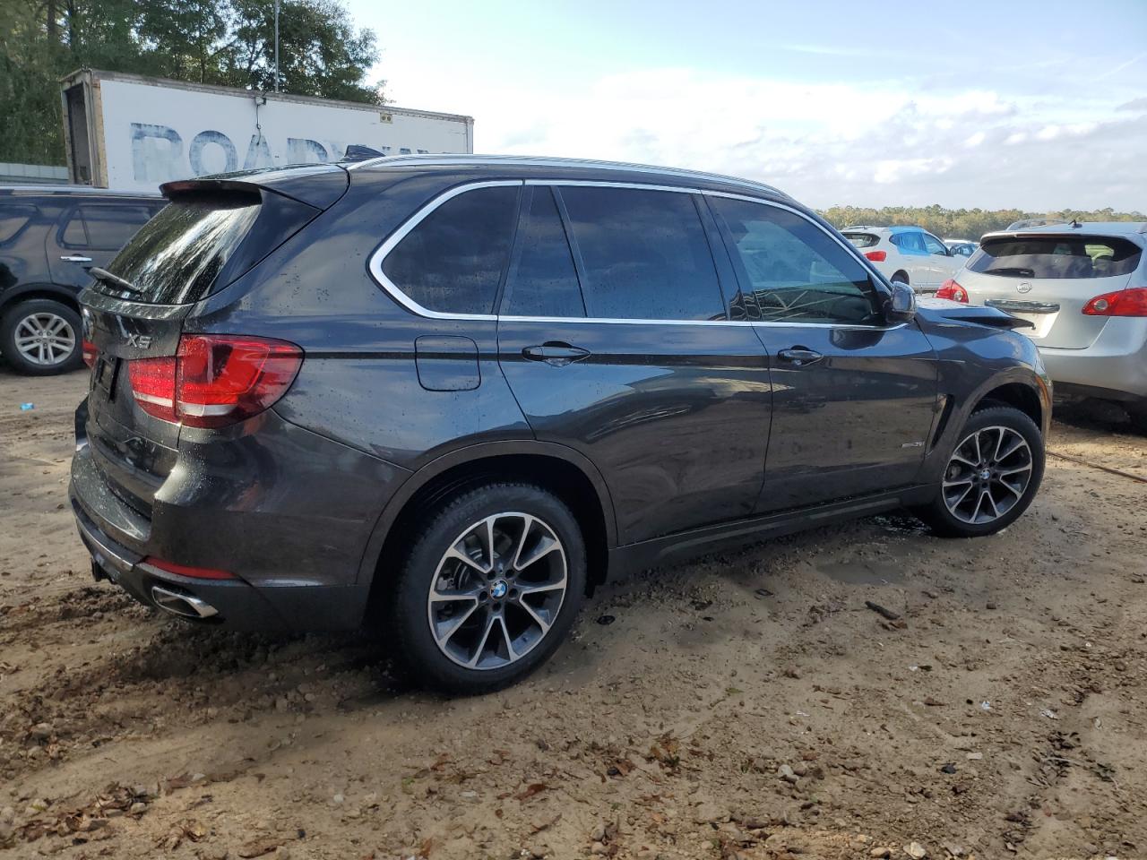 VIN 5UXKR2C59J0Z17004 2018 BMW X5 no.3