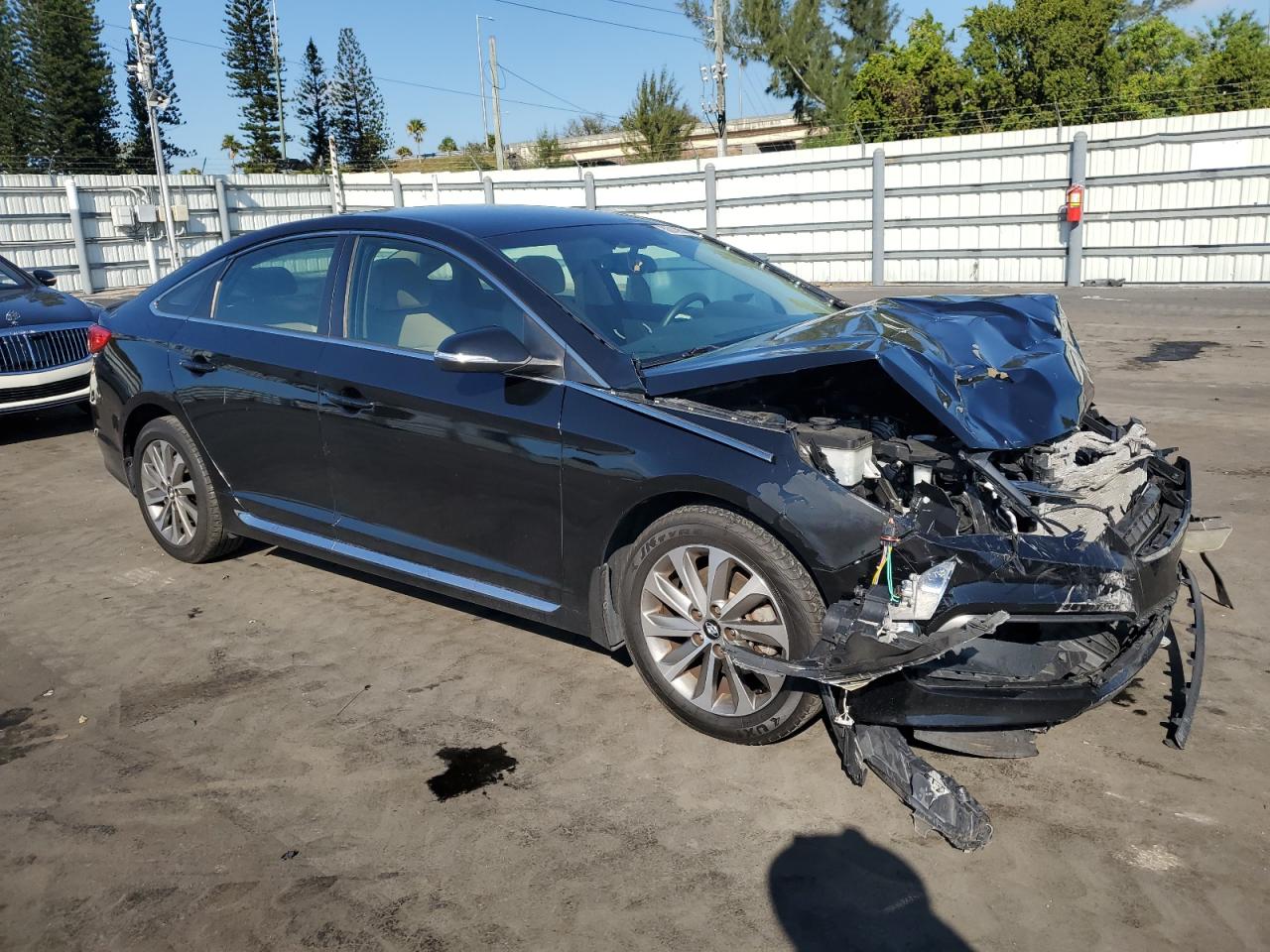 2017 Hyundai Sonata - Image 4