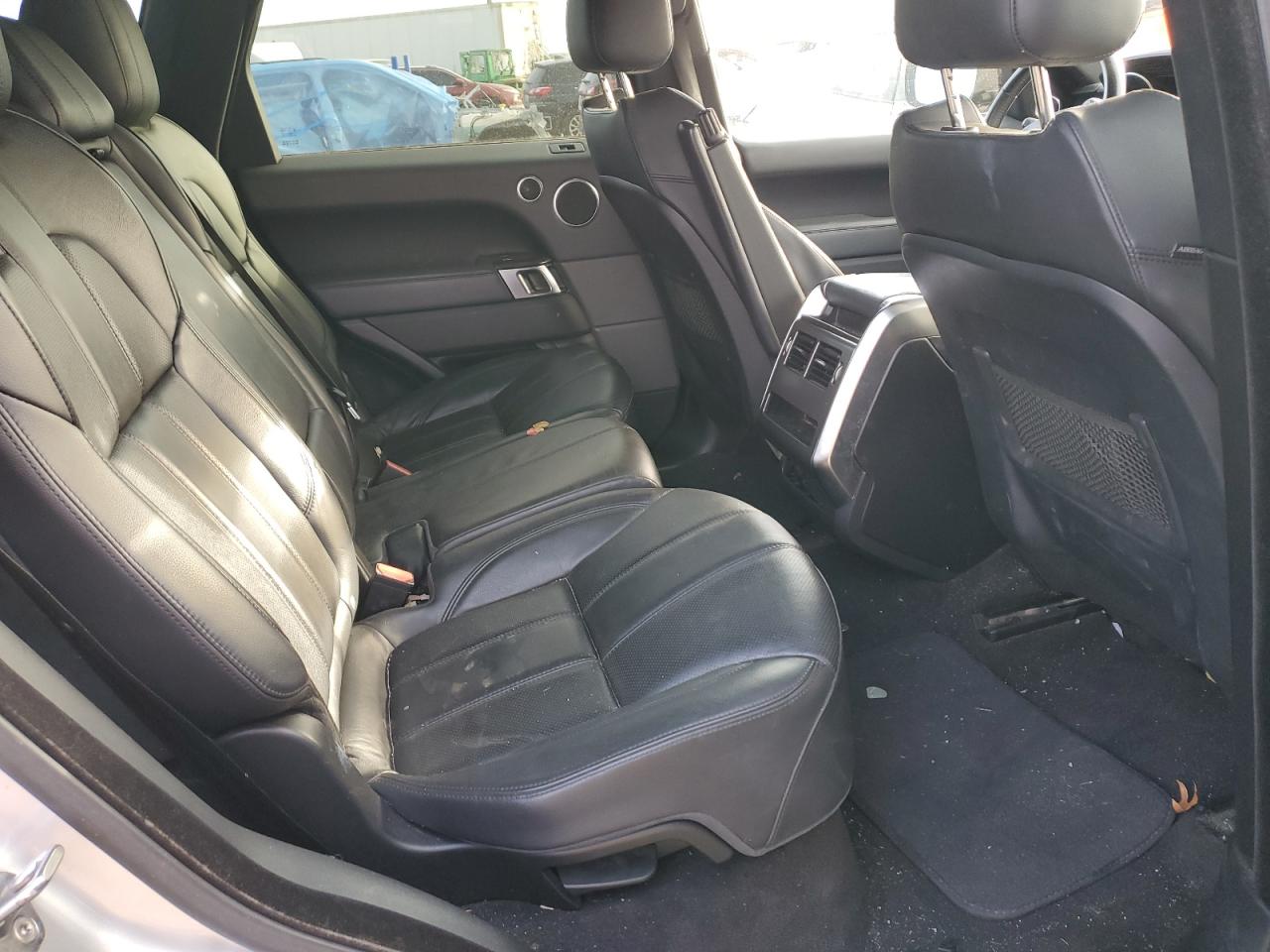 2015 Land Rover Range Rover - Image 11