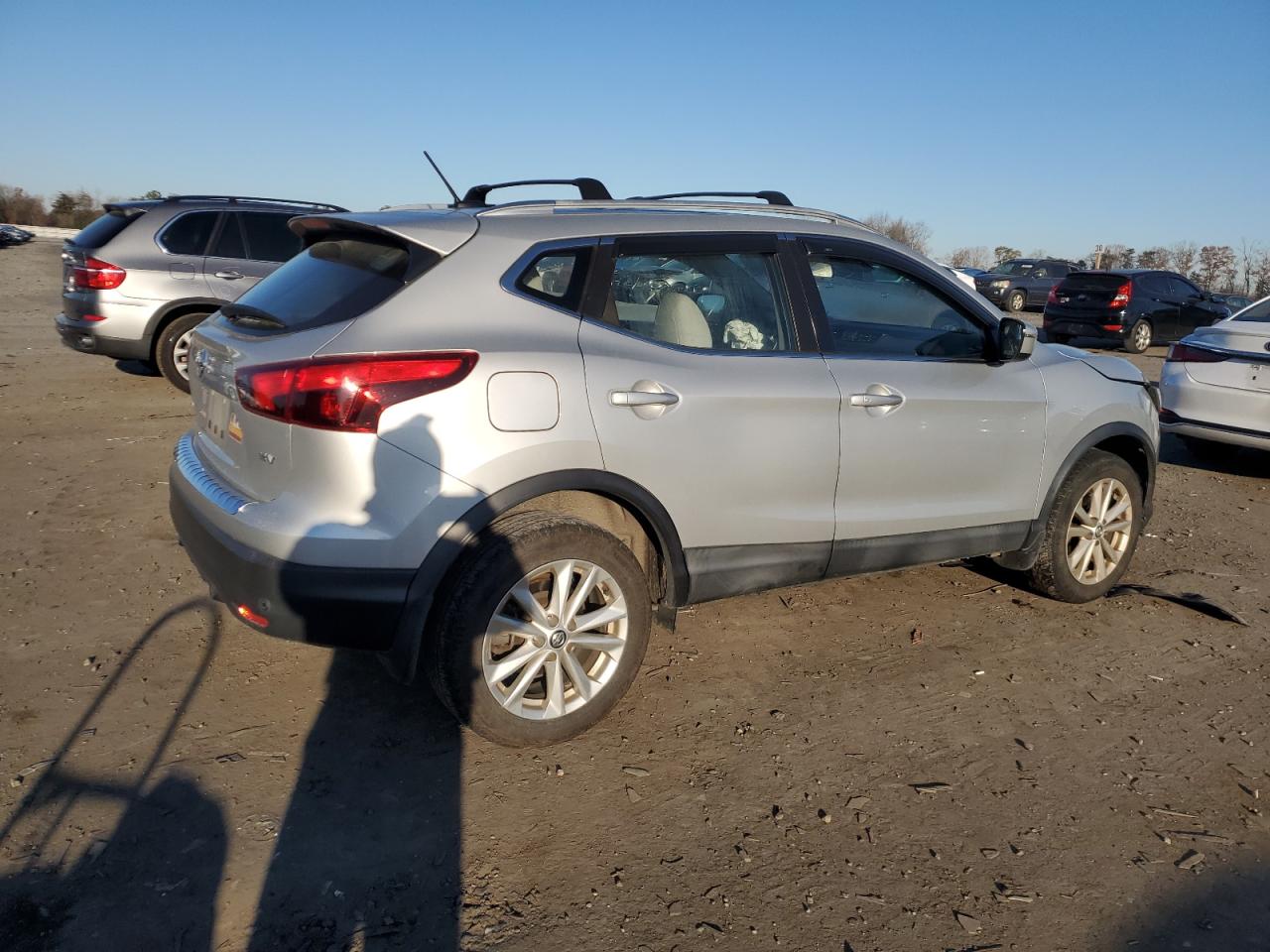2019 Nissan Rogue - Image 3