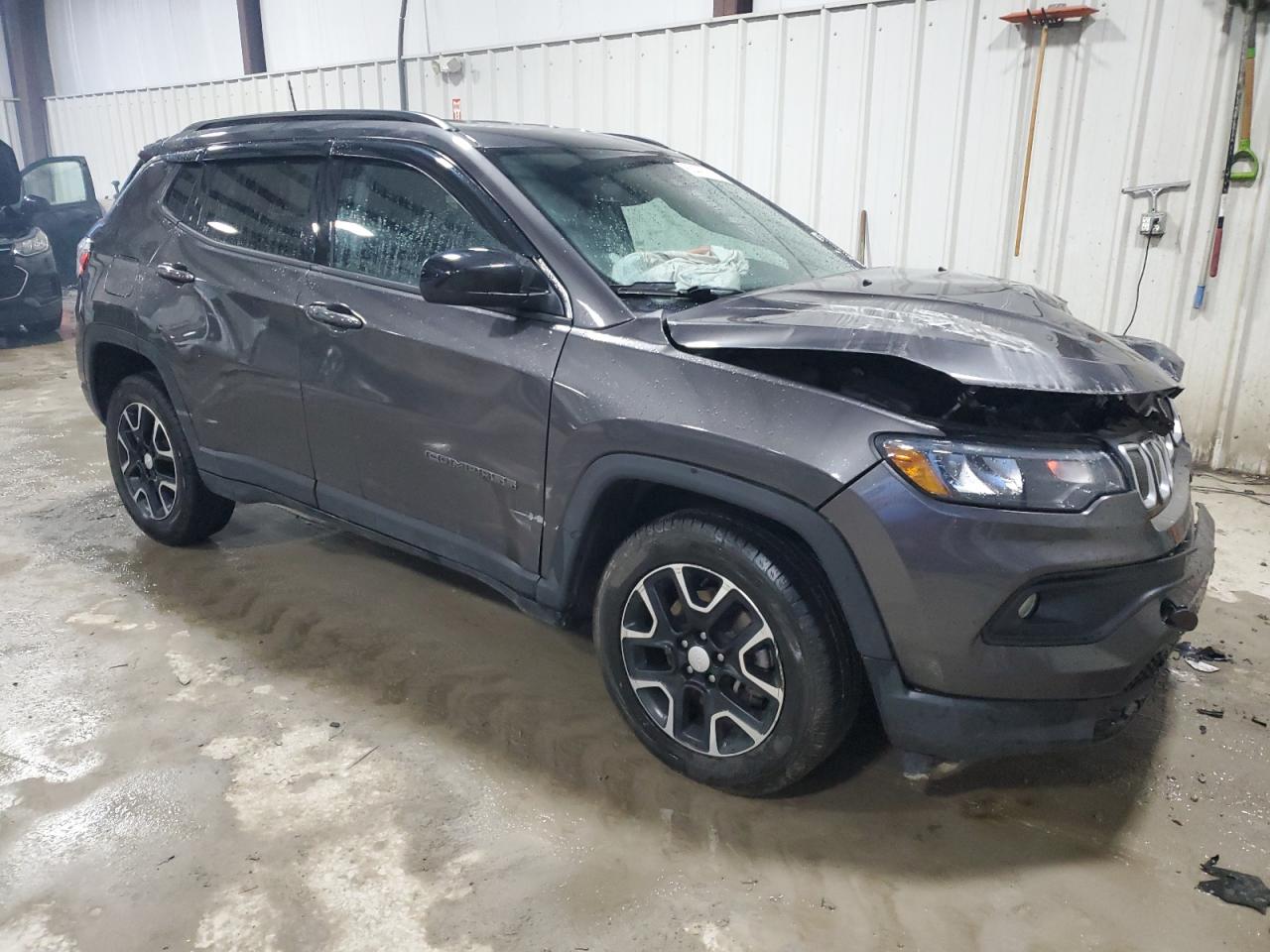 VIN 3C4NJDBB2NT115430 2022 JEEP COMPASS no.4