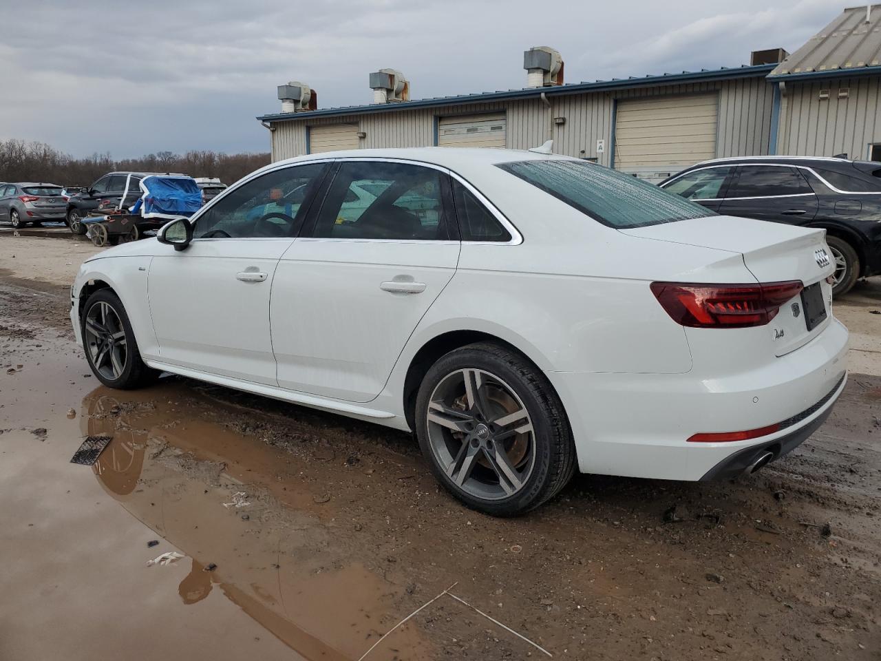 VIN WAUENAF47JN013711 2018 AUDI A4 no.2