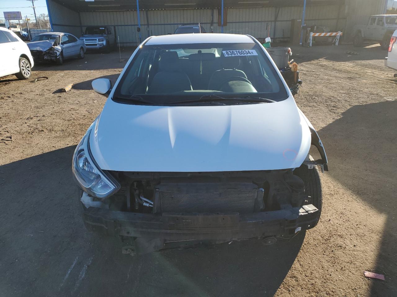 VIN KMHCT5AE6HU307586 2017 HYUNDAI ACCENT no.5