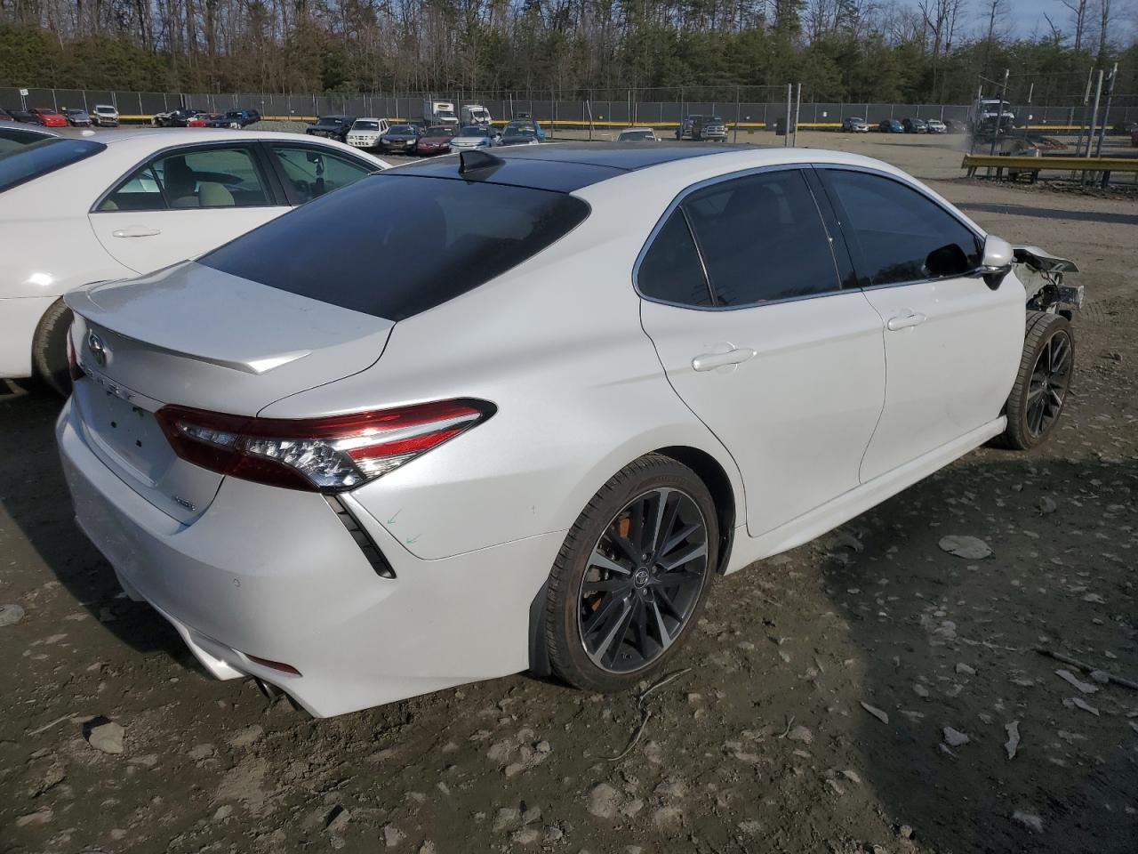 VIN 4T1B61HK8KU711763 2019 TOYOTA CAMRY no.3