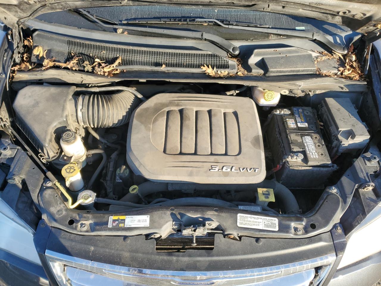 2014 Chrysler Town & Country - Image 12