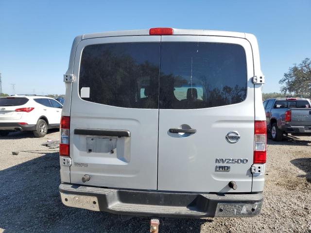  NISSAN NV 2015 Srebrny