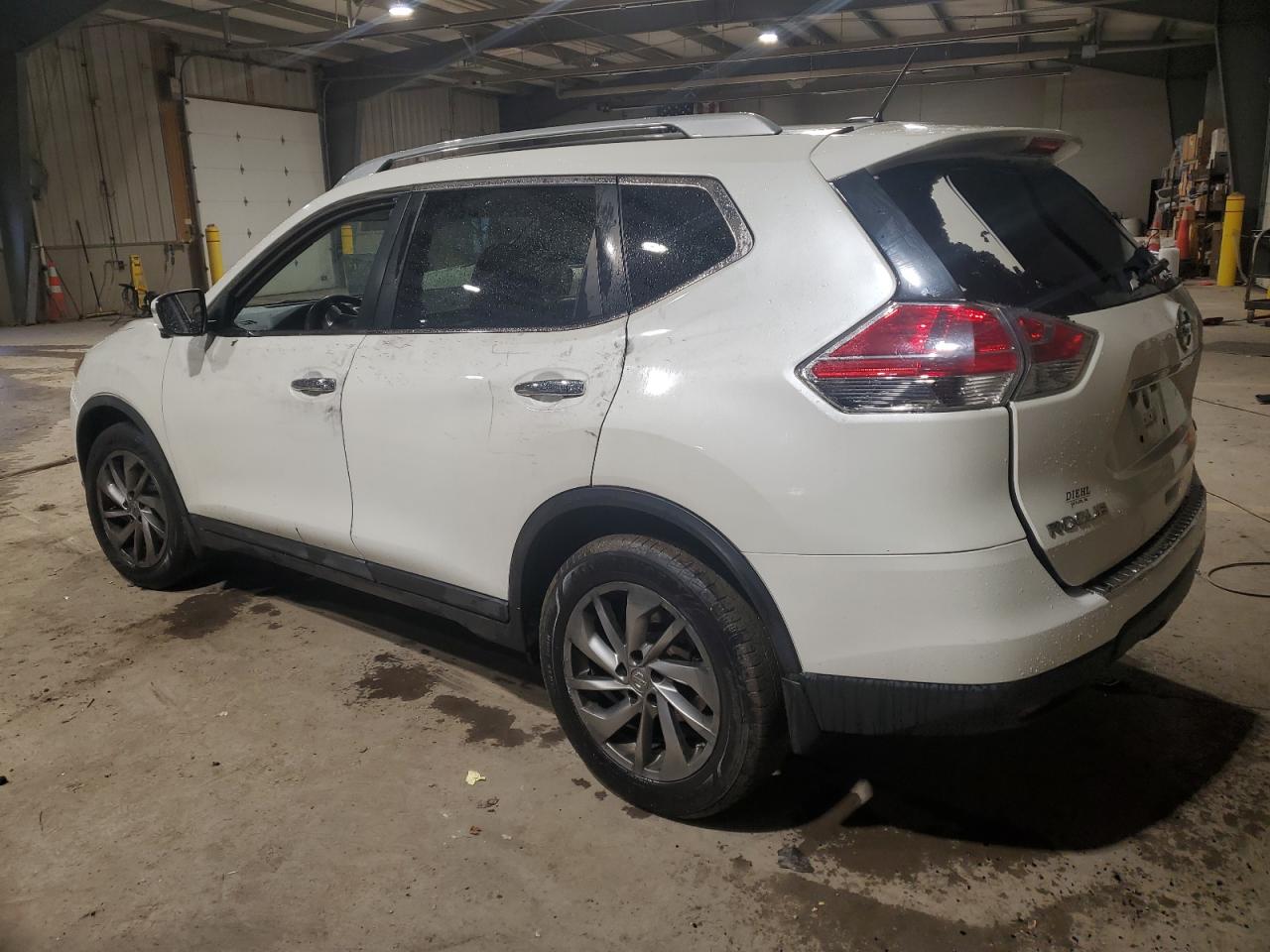 VIN 5N1AT2MV0FC777715 2015 NISSAN ROGUE no.2