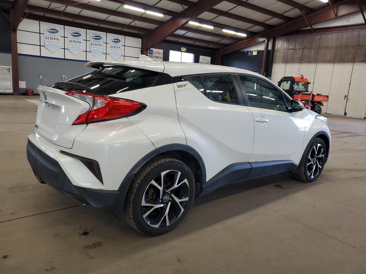 VIN NMTKHMBX9JR001633 2018 TOYOTA C-HR no.3