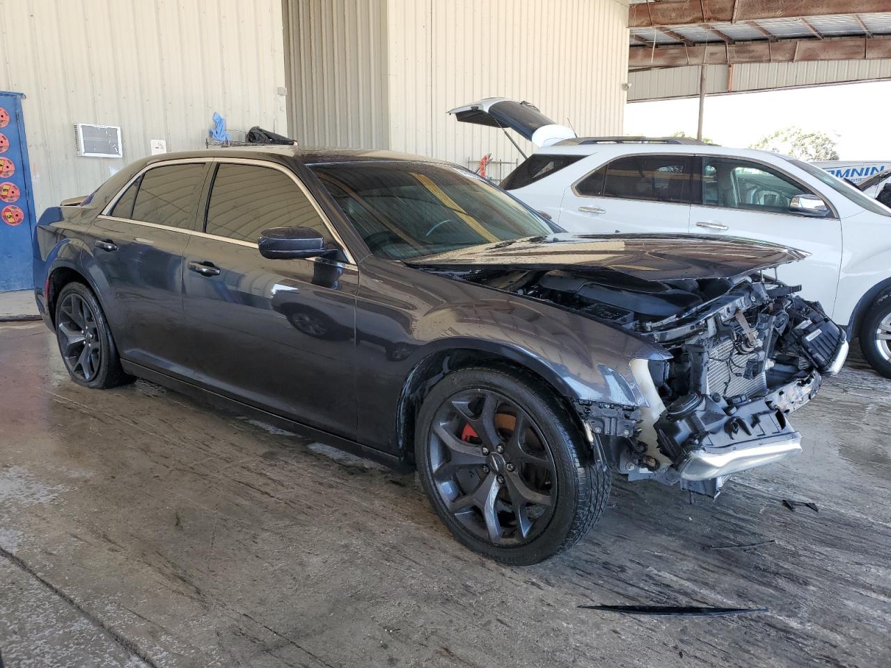 2015 Chrysler 300 - Image 4